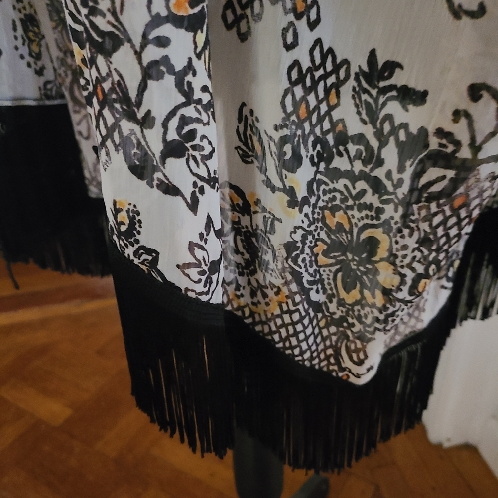 Womens top nwot - Picture 4 of 5